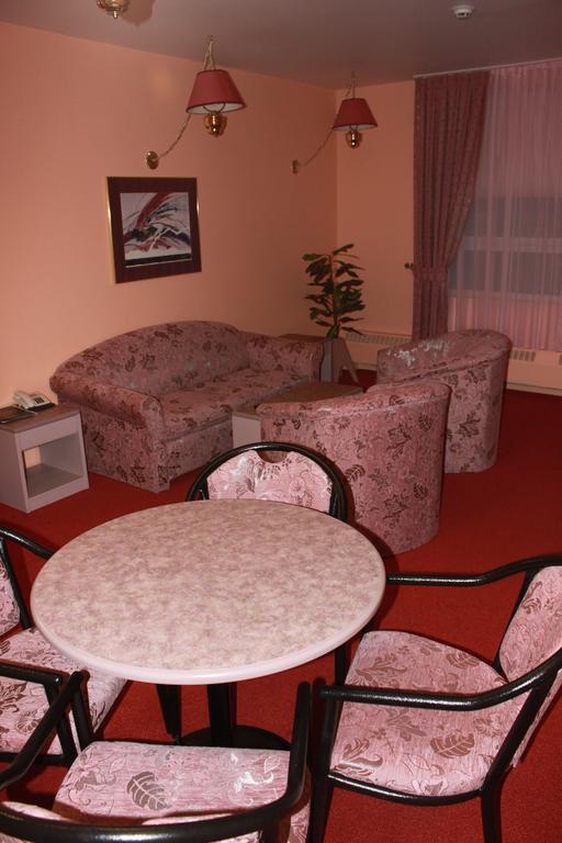 Hotel Arktika Salekhard Δωμάτιο φωτογραφία